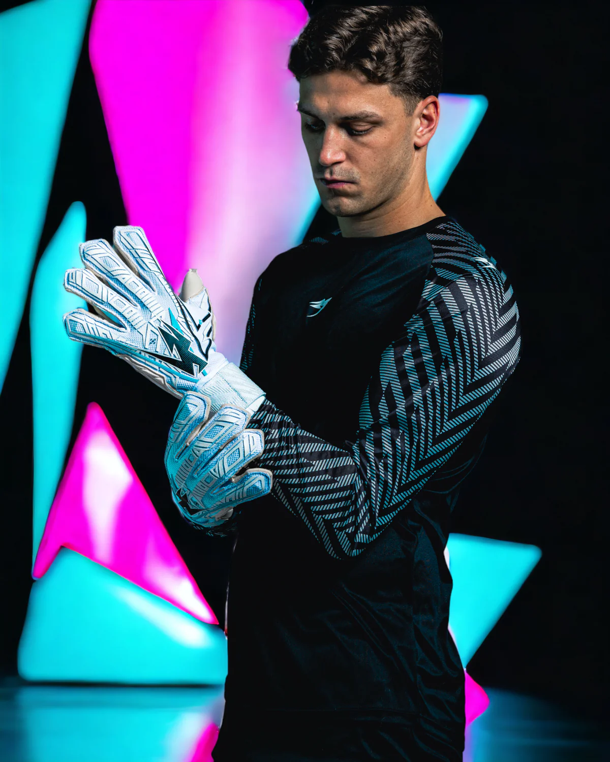 Shoklock XT E24 Goalkeeping Gloves