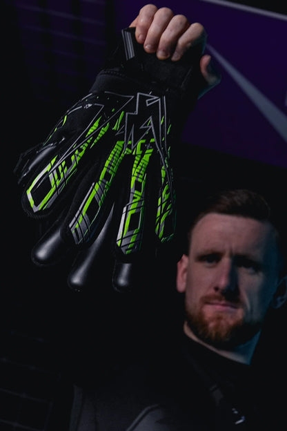 SHOKLOCK 26 Youth Goalkeeping Gloves